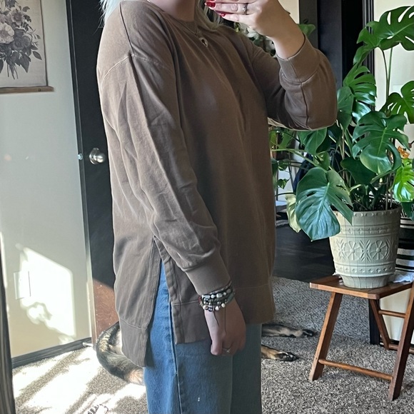 Old Navy Lightweight Sweater - Picture 1 of 4